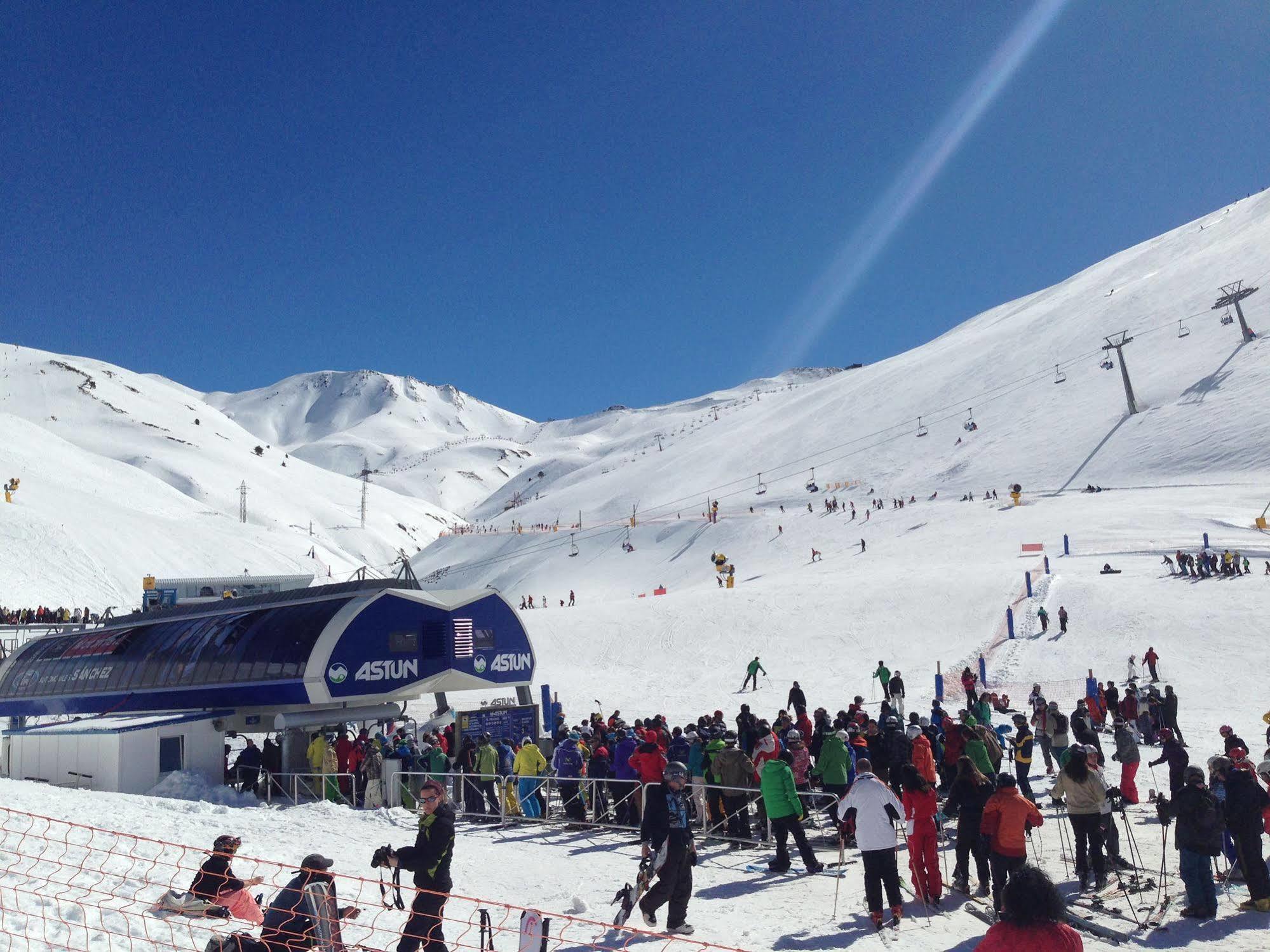 Roca Nevada Suites Villanúa Zewnętrze zdjęcie