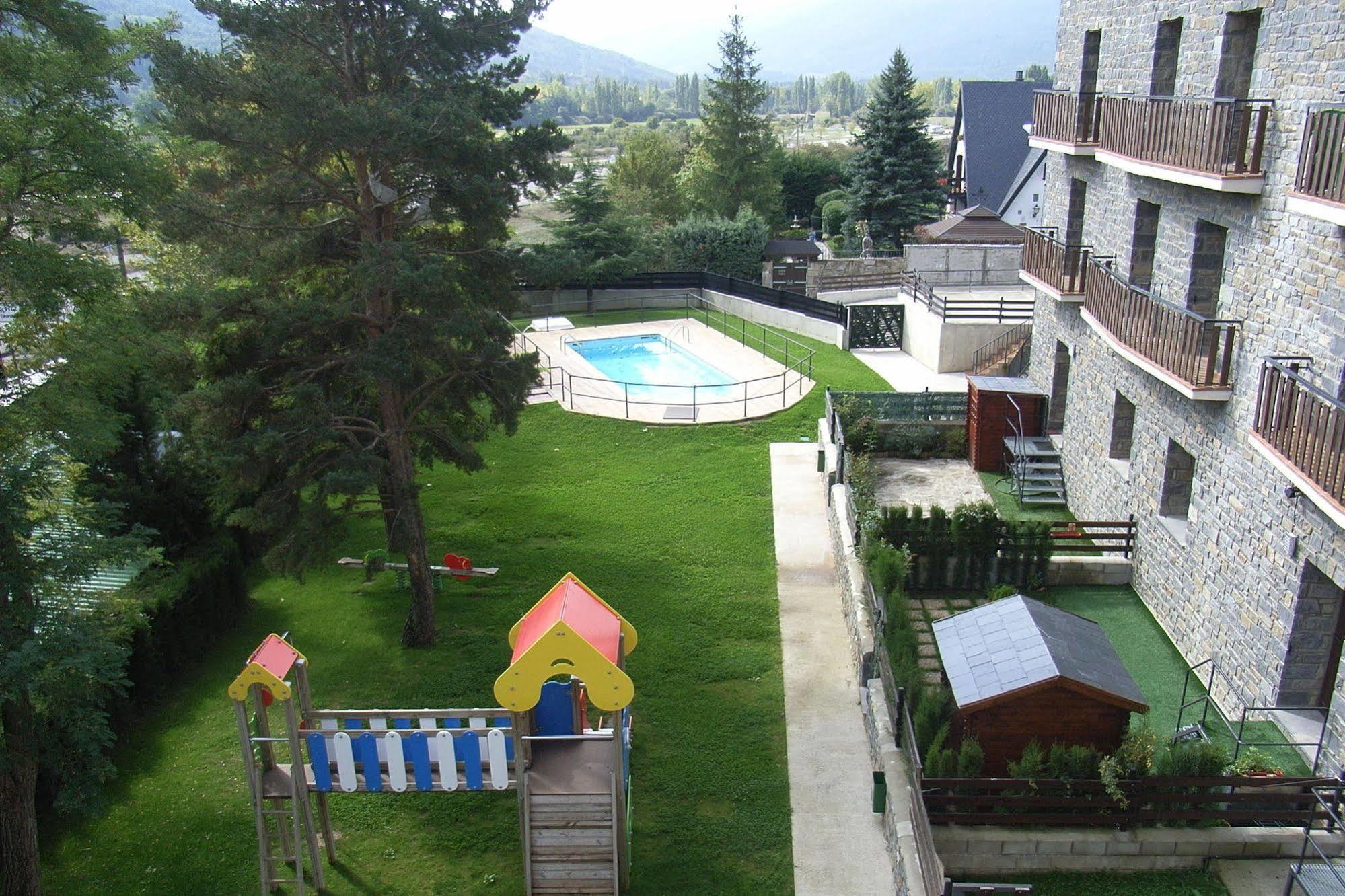 Roca Nevada Suites Villanúa Zewnętrze zdjęcie