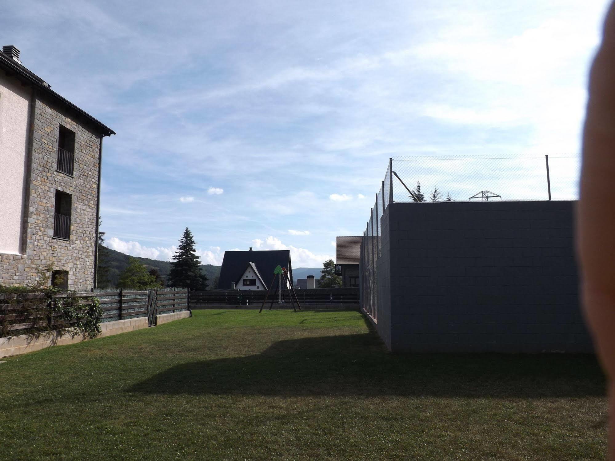 Roca Nevada Suites Villanúa Zewnętrze zdjęcie