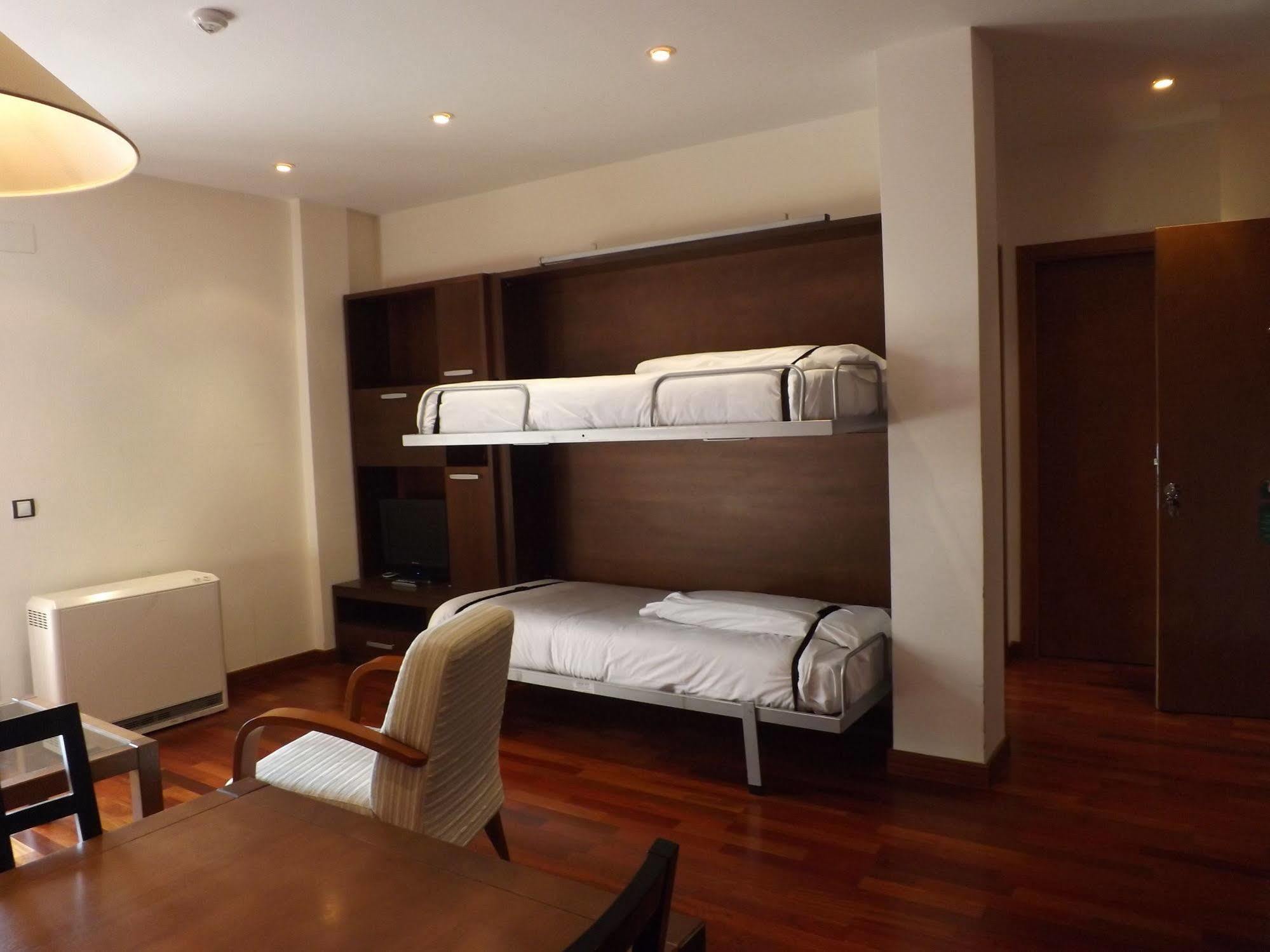 Roca Nevada Suites Villanúa Zewnętrze zdjęcie